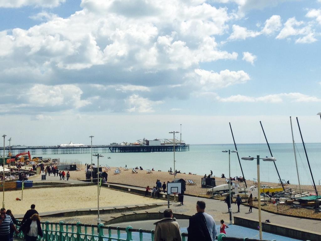 Two Top Central Beach Studios - Also Separate Spa Cabin And Watersports Brighton Kültér fotó